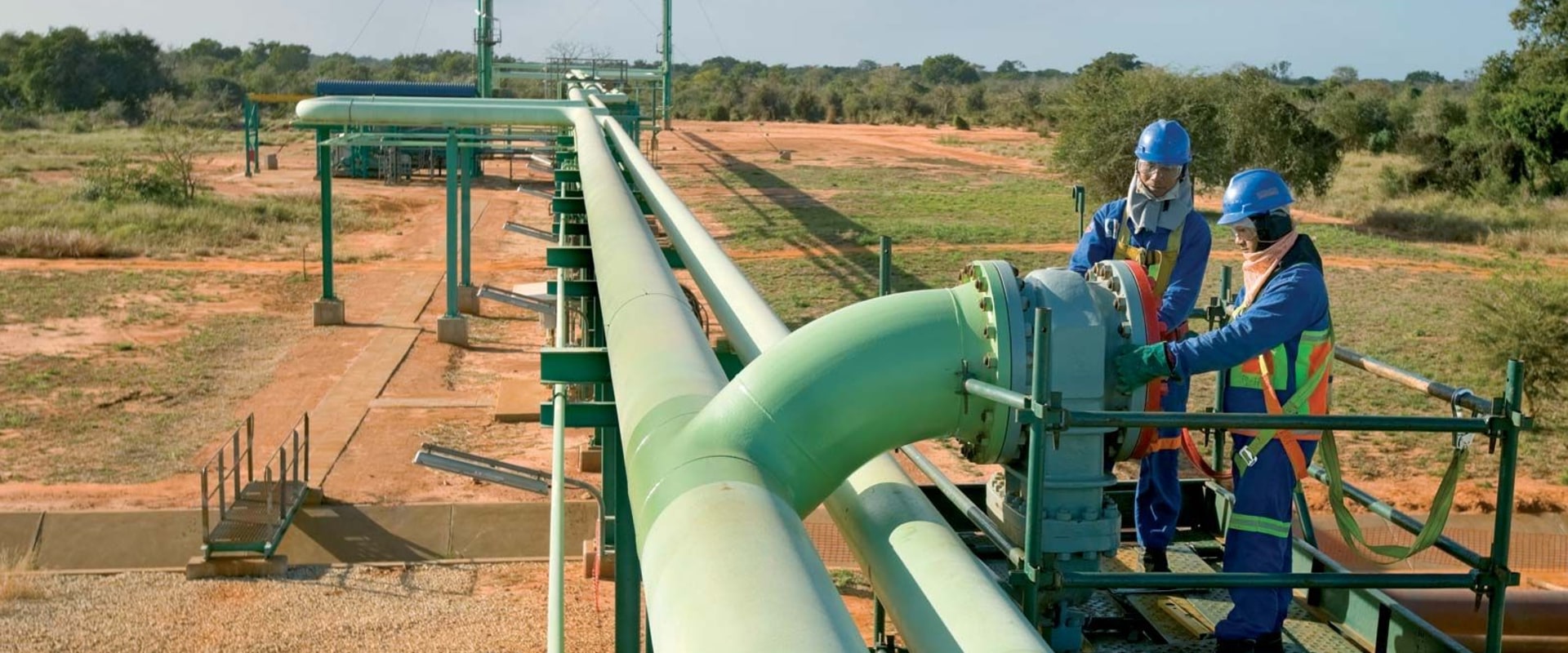 Which gas is used in pipeline?