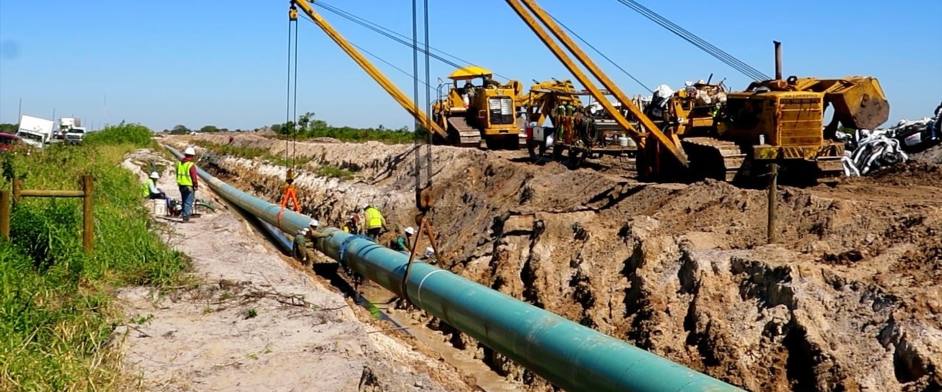 What color is gas pipeline?