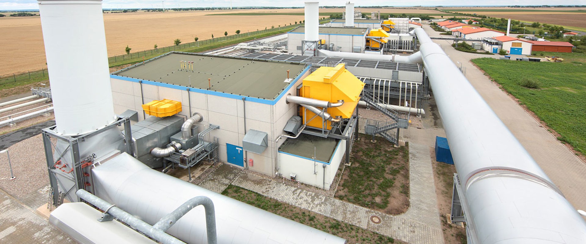 How is natural gas pumped through pipelines?